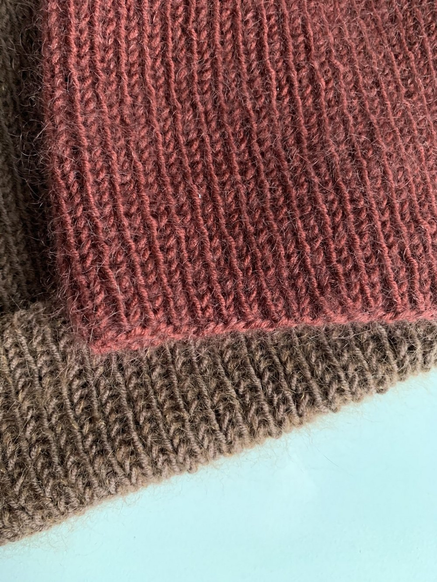 Handmade women's hat AUREA 100% baby merino plus mohair and silk 51/36 Burgundy