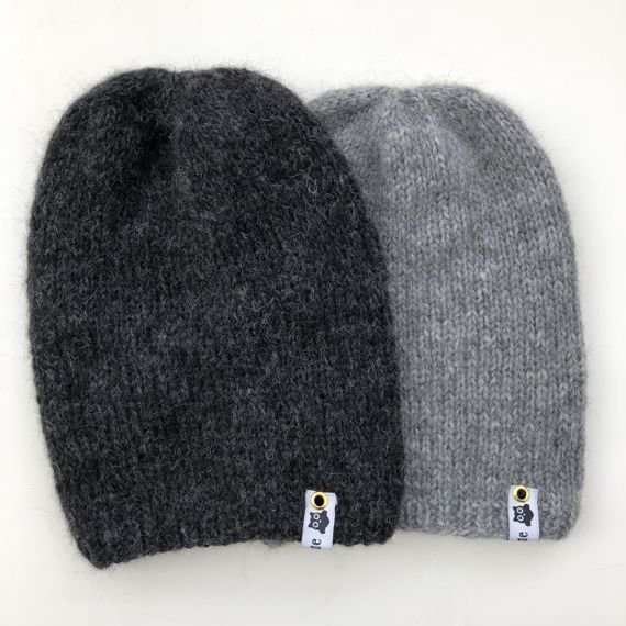 Ciepła czapka ręcznie robiona CHMURKA Alpaka 06 Antracyt