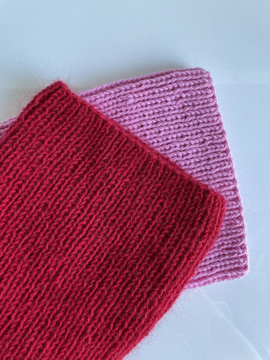Handmade women's hat AUREA 100% Baby Merino plus mohair and silk 16/14 Red