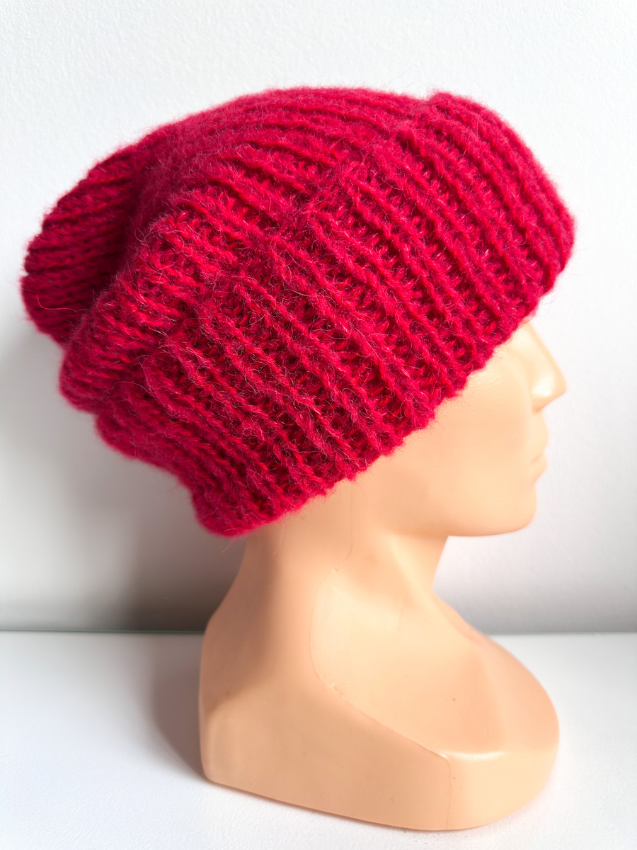 Ręcznie robiona czapka damska MORGANA Merynos, Alpaka z Jedwabiem 59/40 Marcepan