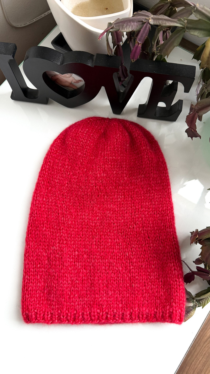 Ciepła czapka ręcznie robiona CHMURKA Alpaka 64 sorbet malinowy