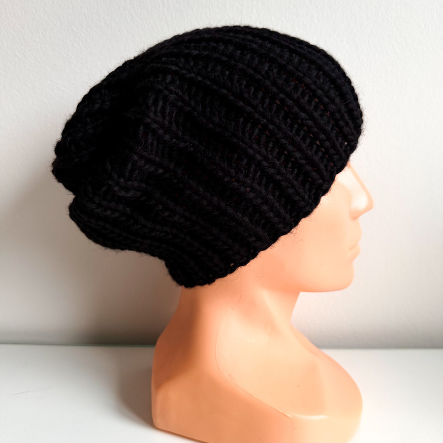 Ręcznie robiona czapka damska JANKA 100% Wełna owcza 02 Czarny