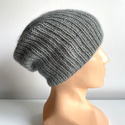 Handgemachte Damenmütze AUREA 100% Baby Merino plus Mohair und Seide 50/10 Grüne Salbei