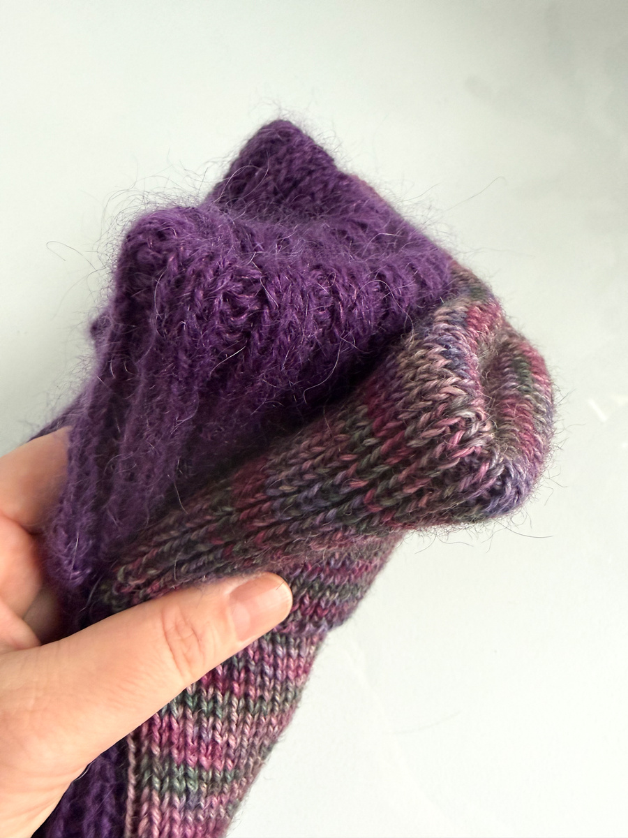 Czapka wywijana HELEN 100% Alpaka 9044 ciemne winogrona