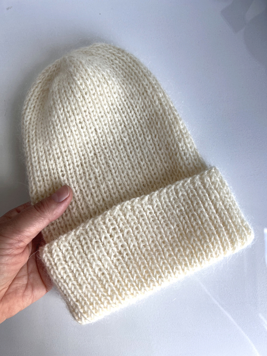 Ręcznie robiona czapka beanie AUREA 100% Baby Merino plus moher i jedwab 02/01 Ecru