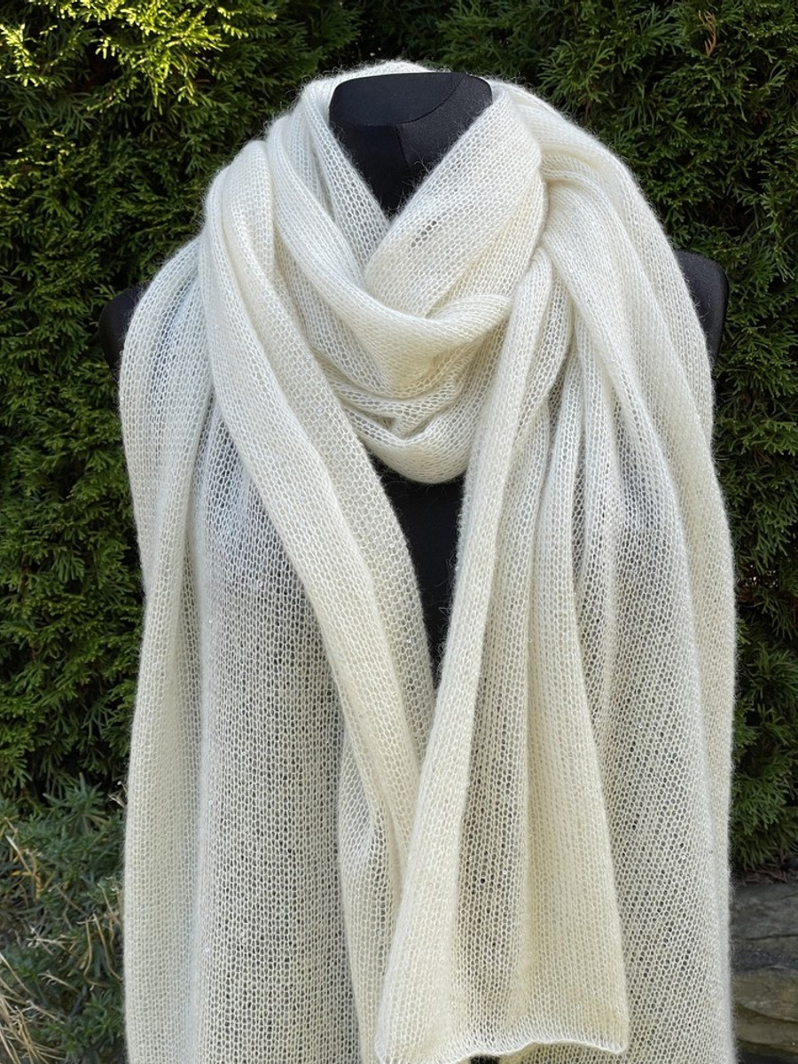 Delikatny i zwiewny szal moher z merynosem Ecru 60 x 210 cm