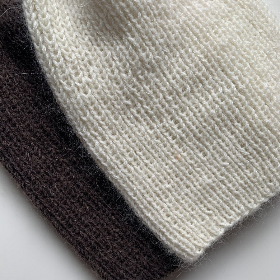 Handmade women’s hat AUREA 100% Baby Merino plus mohair and silk 02/01 Ecru