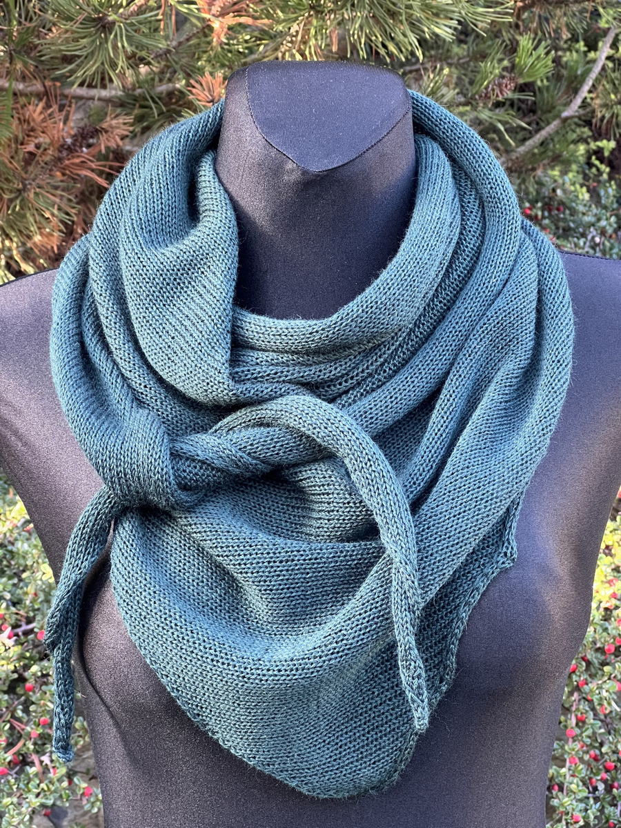 Chusta symetryczna z merynosem, gładka, Ciemnozielona