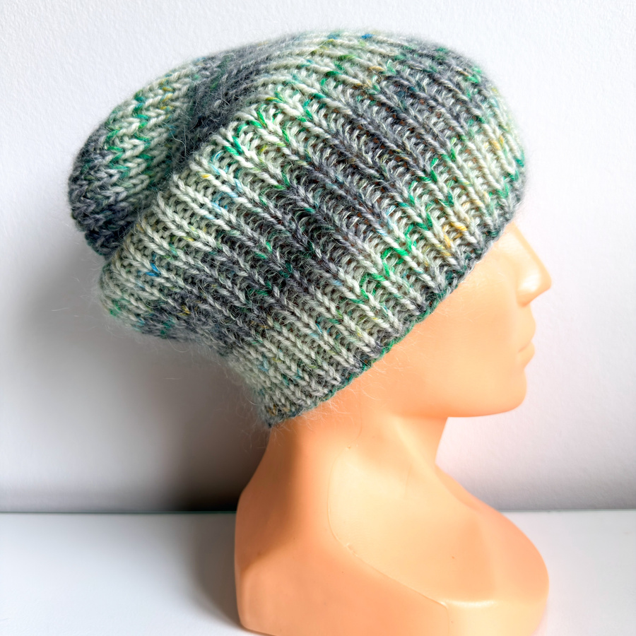 Handmade Czapka damska ALURA Merynos plus moher i jedwab 20/60 zorza polarna