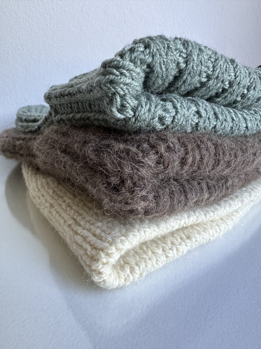Ręcznie robiona Czapka hand made Tweed 01 Ecru