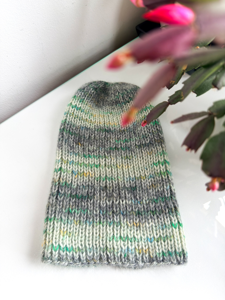 Handmade Czapka damska ALURA Merynos plus moher i jedwab 20/60 zorza polarna