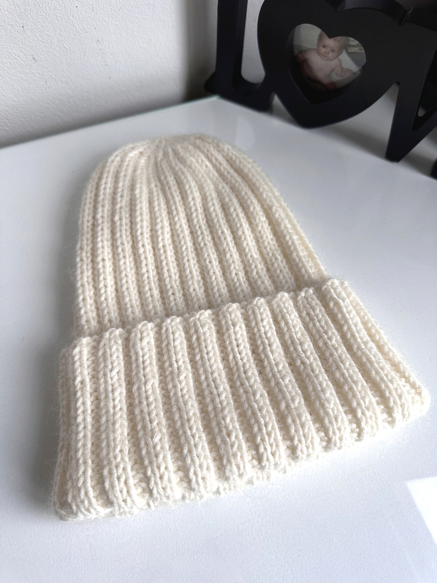 Ręcznie robiona czapka beanie MIRA 100% Merino plus moher i jedwab 01 Ecru