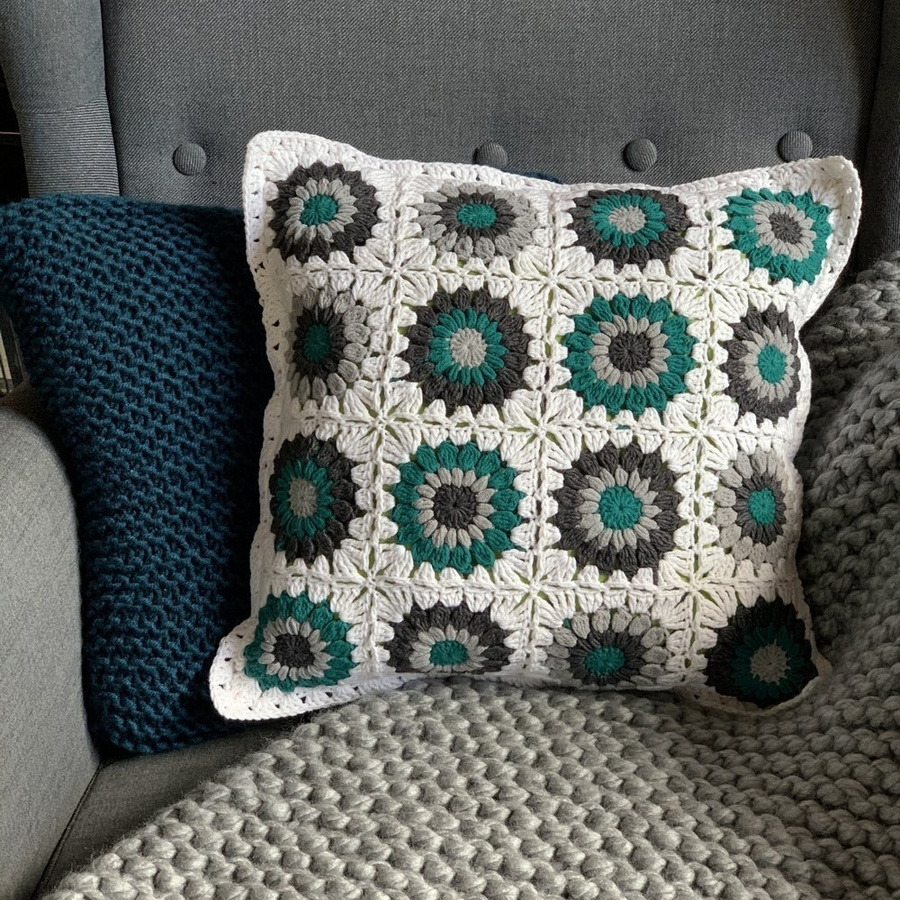 Poszewka na poduszkę 40x40 cm różowe kwiatki