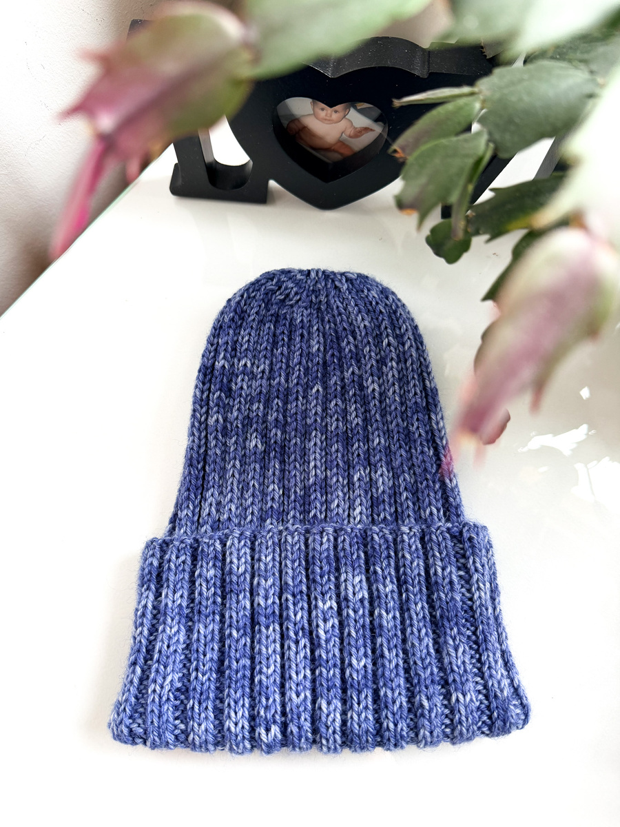 NELLI – czapka merino wywijana 38 Niebieska Mgiełka, ręcznie robiona