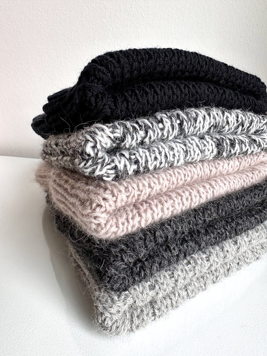 KIARA Beanie 100% Alpaca 506 Dark Grey