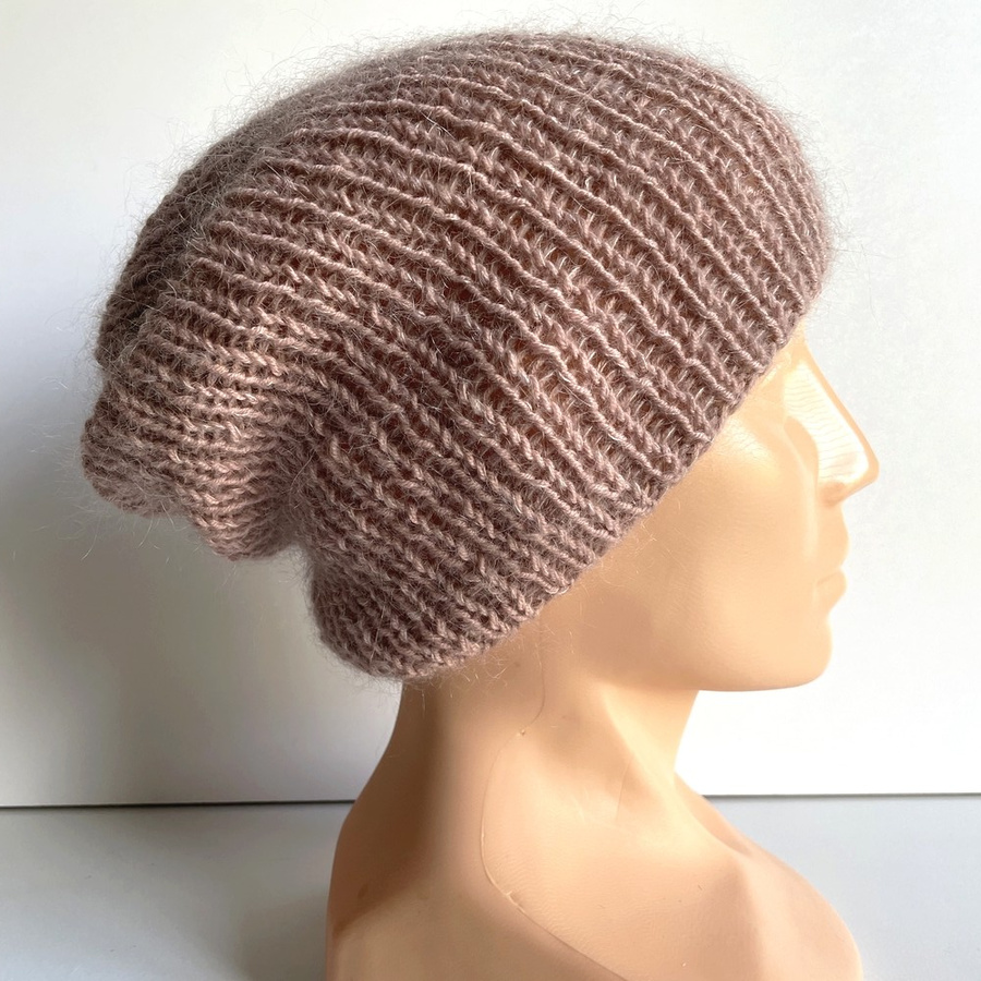 Handgemachte Damenmütze AUREA 100% Baby Merino plus Mohair und Seide 49/41 Wüstenrose