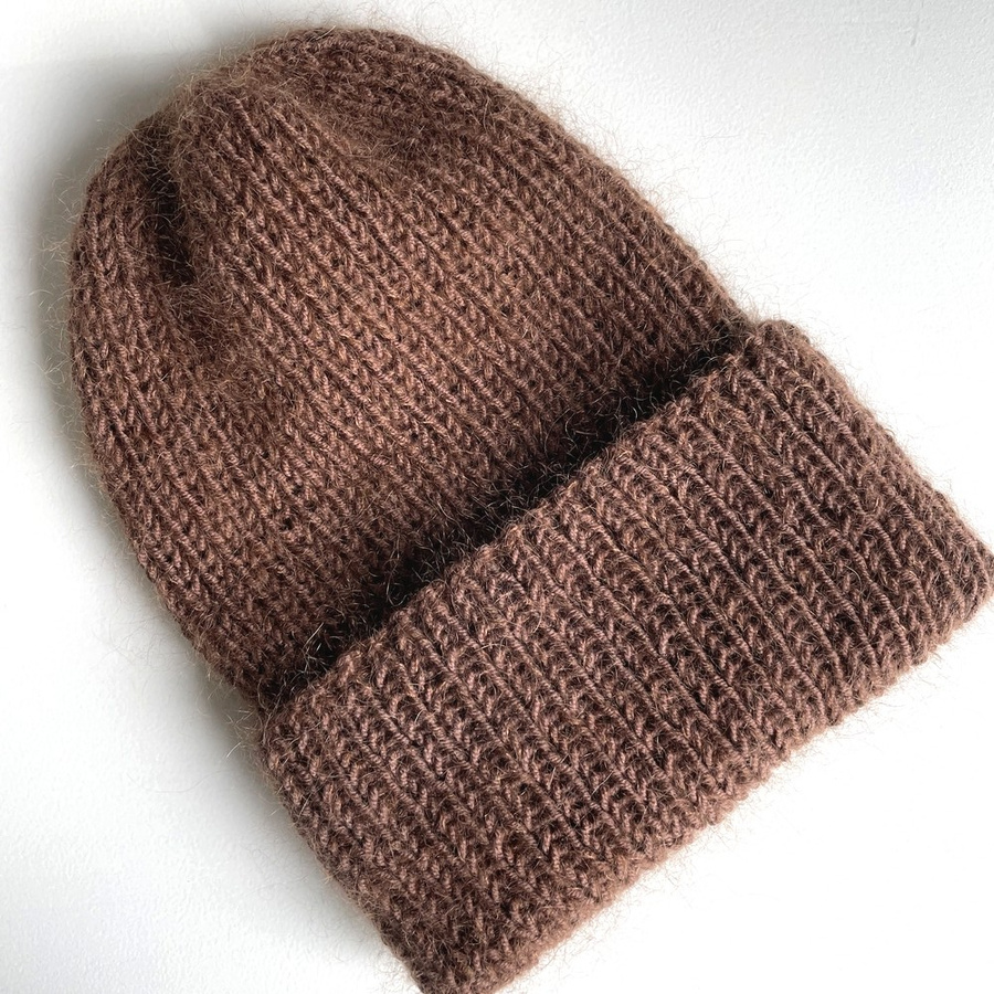 Ręcznie robiona czapka beanie AUREA 100% Baby Merino plus moher i jedwab 52/35 czekolada