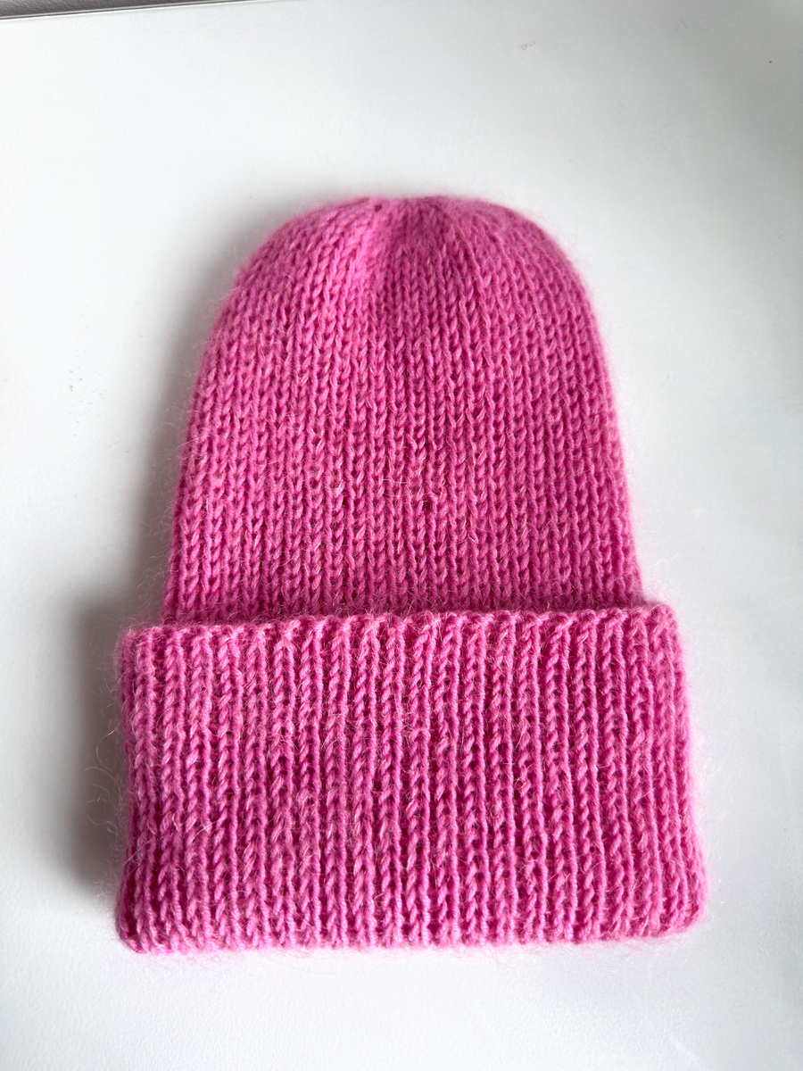 Ręcznie robiona czapka beanie AUREA 100% Baby Merino plus moher i jedwab 07/62 Lody truskawkowe