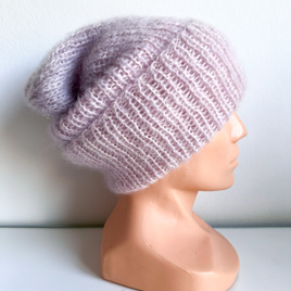 Ręcznie robiona, wywijana Czapka moherowa z jedwabiem Jasny różowy