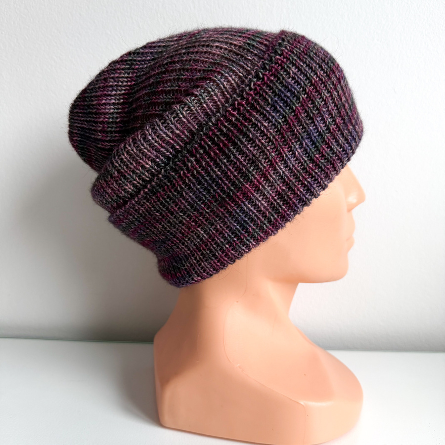 Czapka wywijana HELEN 100% Alpaka 9044 ciemne winogrona
