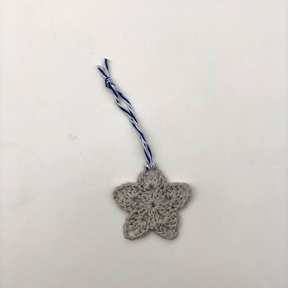 Sweterek, ocieplacz na świecę niebieski