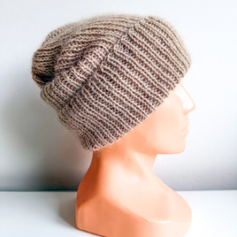Ręcznie robiona czapka beanie AUREA 100% Baby Merino plus moher i jedwab 62/15 średni brąz