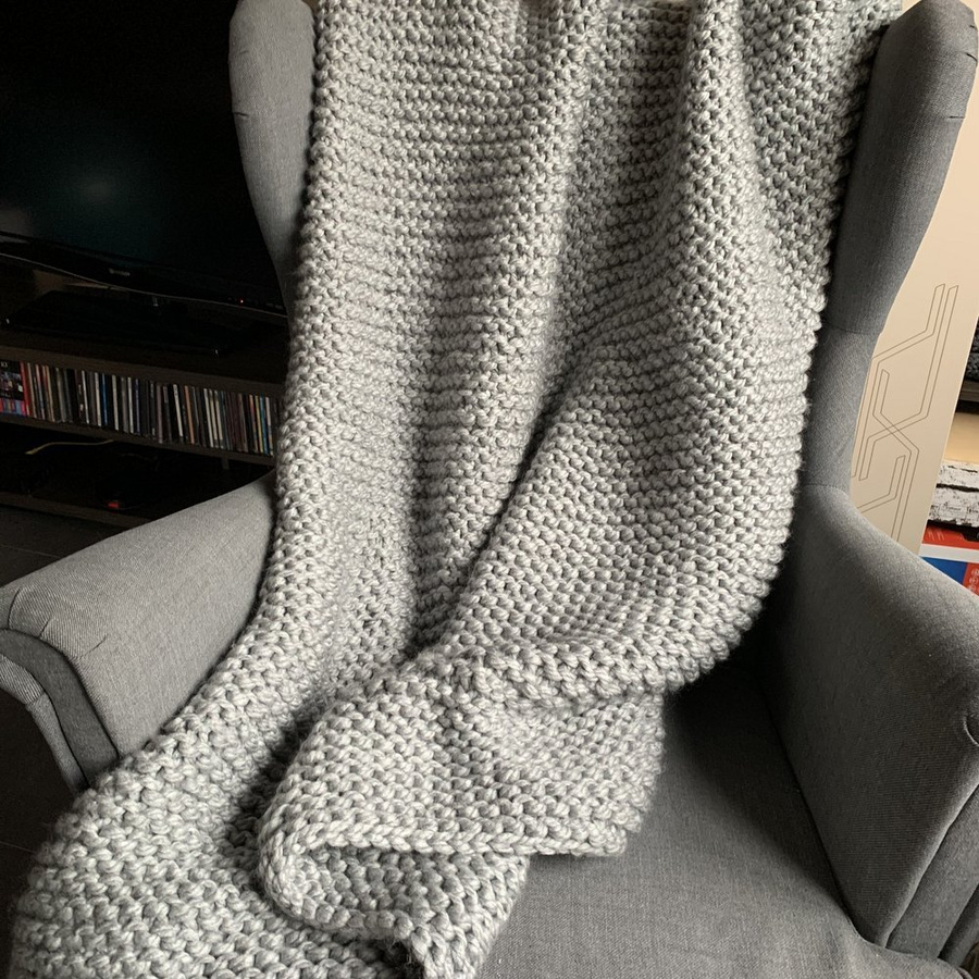 Ręcznie robiony koc, gruby, ciepły pled jasny szary