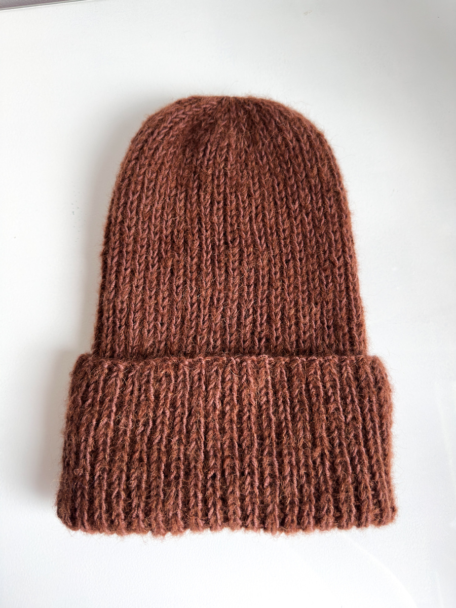 Ręcznie robiona czapka damska MORGANA Merynos, Alpaka z Jedwabiem 59/40 Marcepan