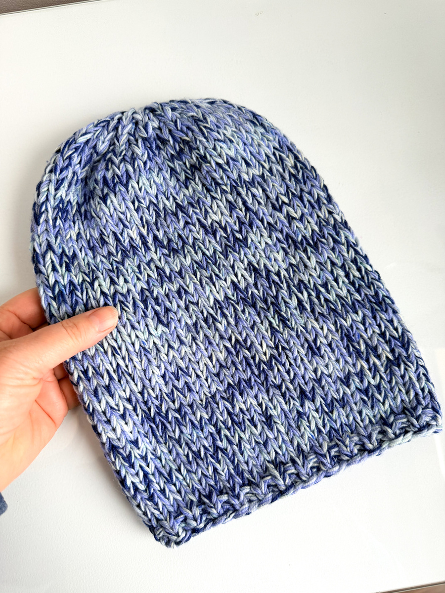 Winter Slouchy Beanie in 100% Baby Merino – Blue Shades, Hand-K