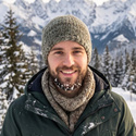 Wintermütze aus 100% Baby-Merinowolle in Grüntönen und Beigetönen