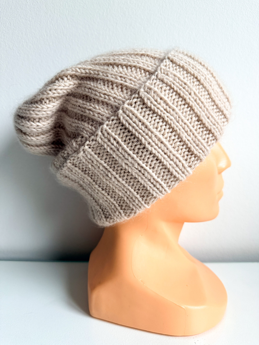 Ręcznie robiona czapka beanie MIRA 100% Merino plus moher i jedwab 50/56 jasny beż