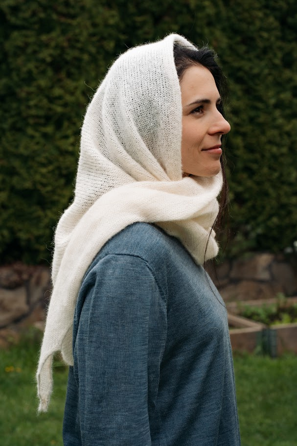 Symmetrical alpaca and silk shawl 01 Ecru