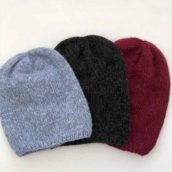 Ciepła czapka ręcznie robiona CHMURKA Alpaka 06 Antracyt