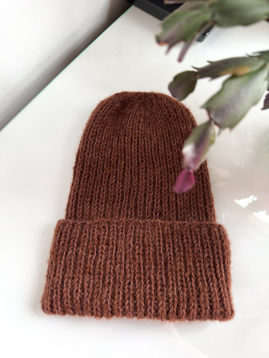 Ręcznie robiona czapka damska MORGANA Merynos, Alpaka z Jedwabiem 59/40 Marcepan