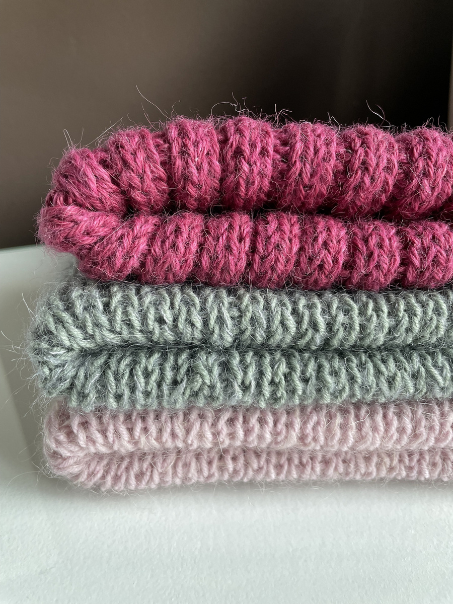 LAURIN Handmade Beanie 100% Alpaca 3770 Dark Fuchsia