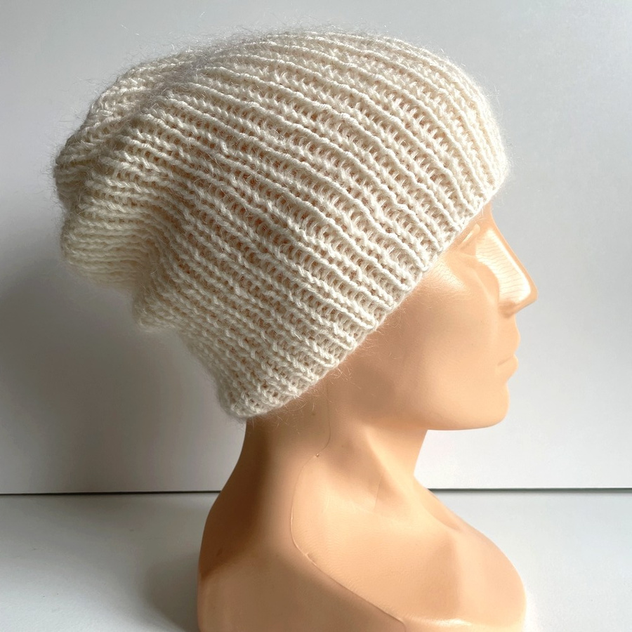 Handmade women’s hat AUREA 100% Baby Merino plus mohair and silk 02/01 Ecru