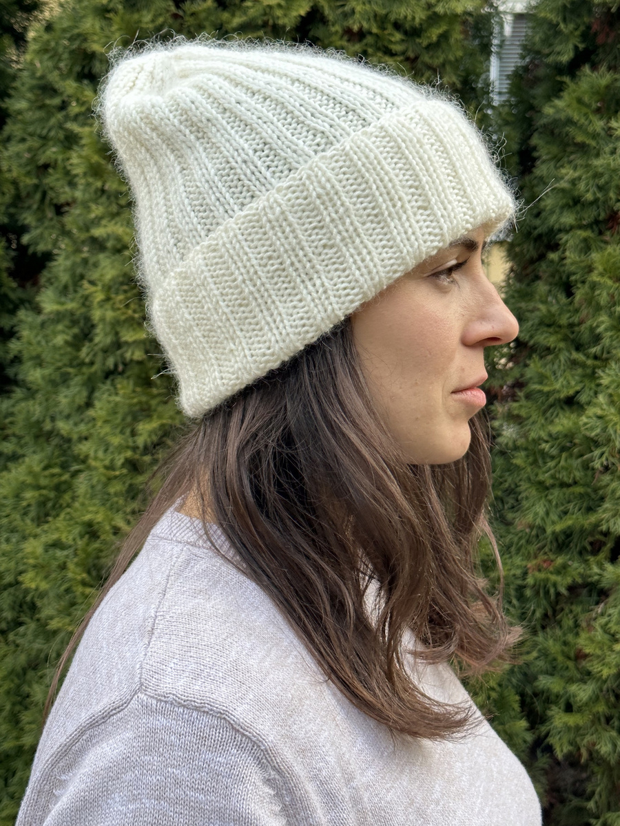 Ręcznie robiona czapka beanie MIRA 100% Merino plus moher i jedwab 01 Ecru