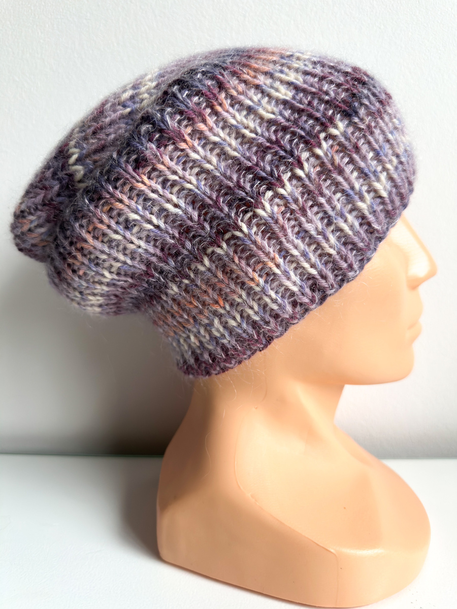 Handmade Czapka damska ALURA Merynos plus moher i jedwab 15/55 fioletowy deszcz