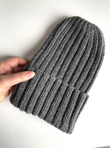 Wywijana czapka merino HELLI 100% Baby Merino 20 Ciemny Szary