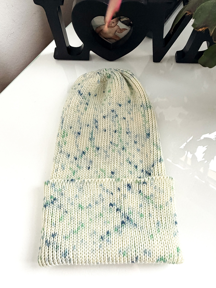 Beanie czapka z wełny merino VARELLA 100% Baby Merino Print 105 magiczna beza