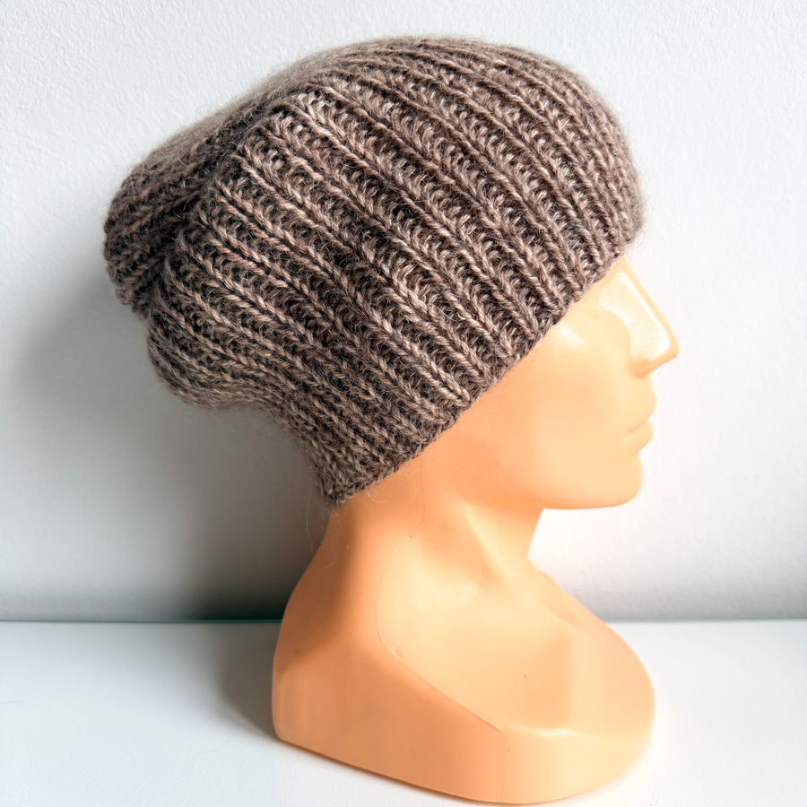 Handmade Czapka damska ALURA Merynos plus moher i jedwab 30 Prażony Migdał