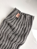 Ręcznie robiony KOMIN 100% Baby Merino 19 Szary 30 cm długości