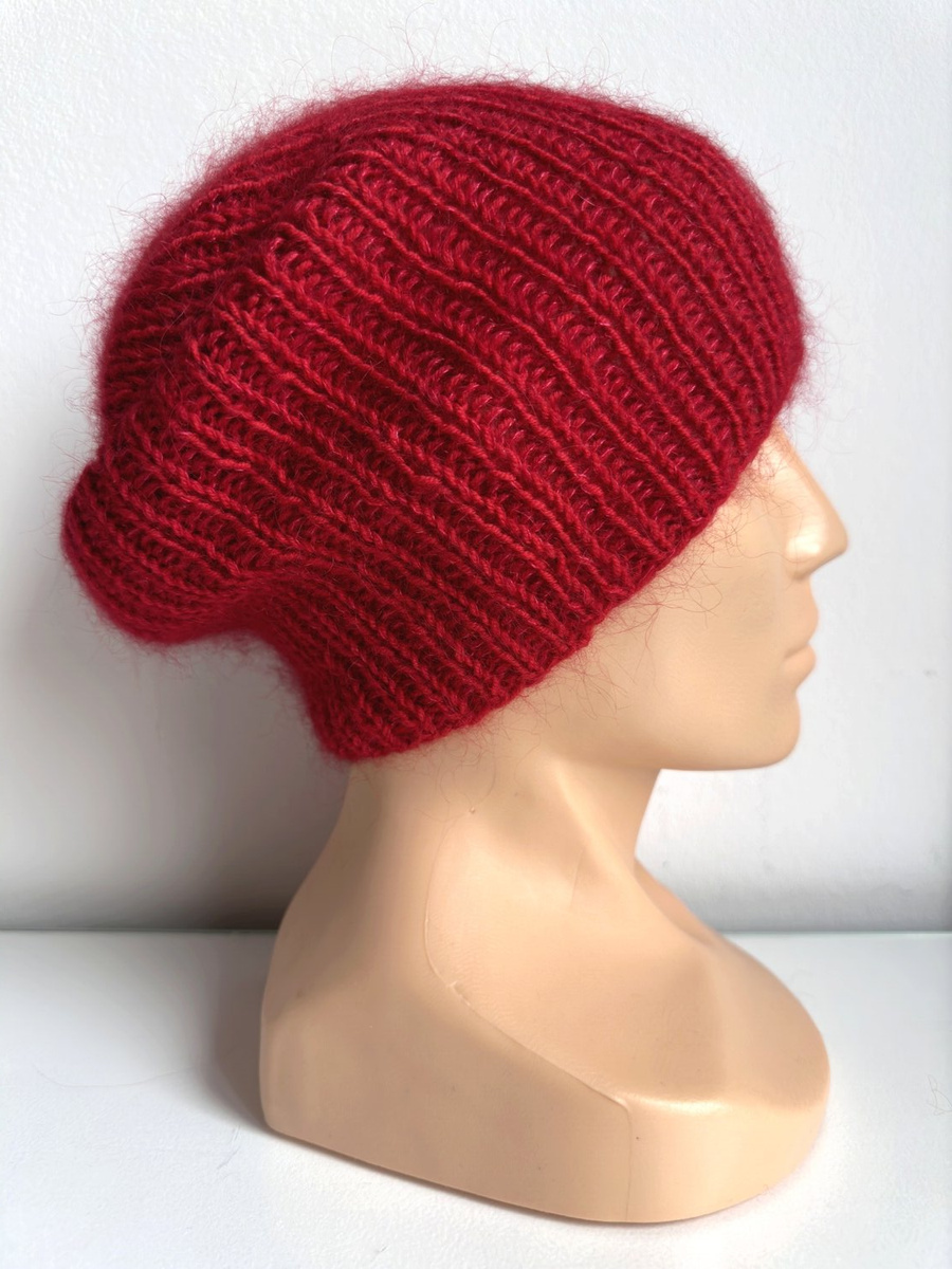 Handmade Czapka damska AUREA 100% Baby Merino plus moher i jedwab 16/14 Czerwony