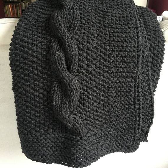 Sweterek, ocieplacz na świecę niebieski