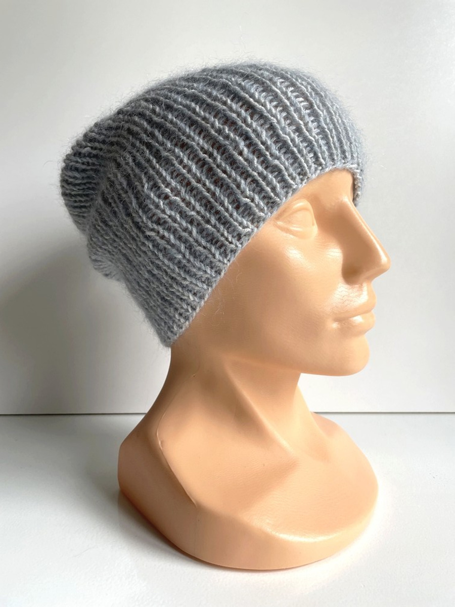 Handgemachte Damenmütze AUREA 100% Baby Merino plus Mohair und Seide 22/06 Grau Hellblau