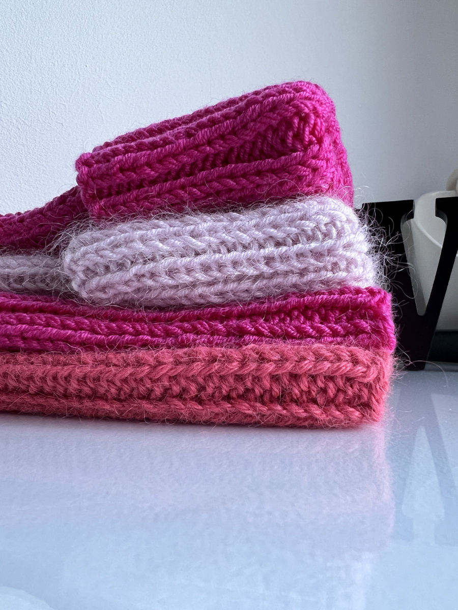 HELLI Handgemachte Mütze aus Baby-Merinowolle 08 Fuchsia