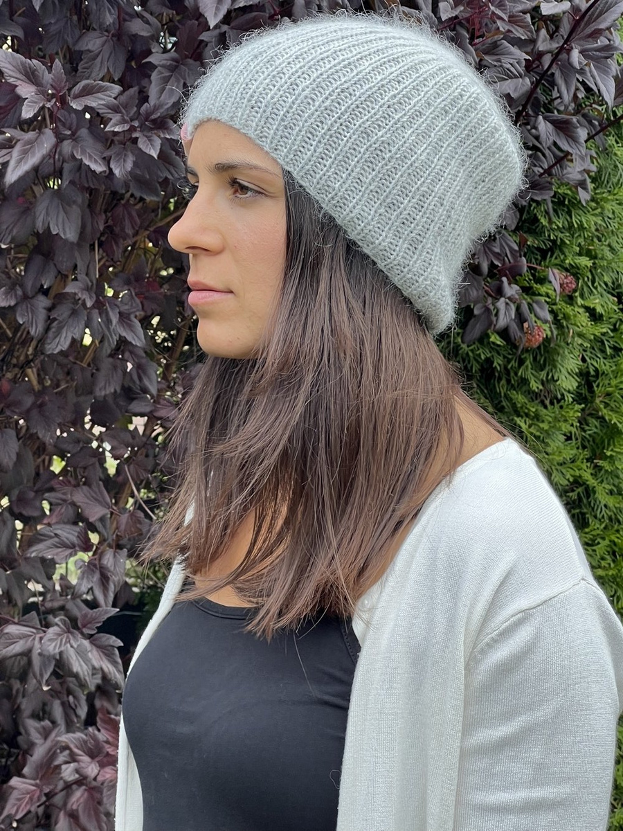 Handmade Czapka damska AUREA 100% Baby Merino plus moher i jedwab 22/44 Jasny Szary