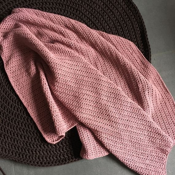 Sweterek, ocieplacz na świecę niebieski