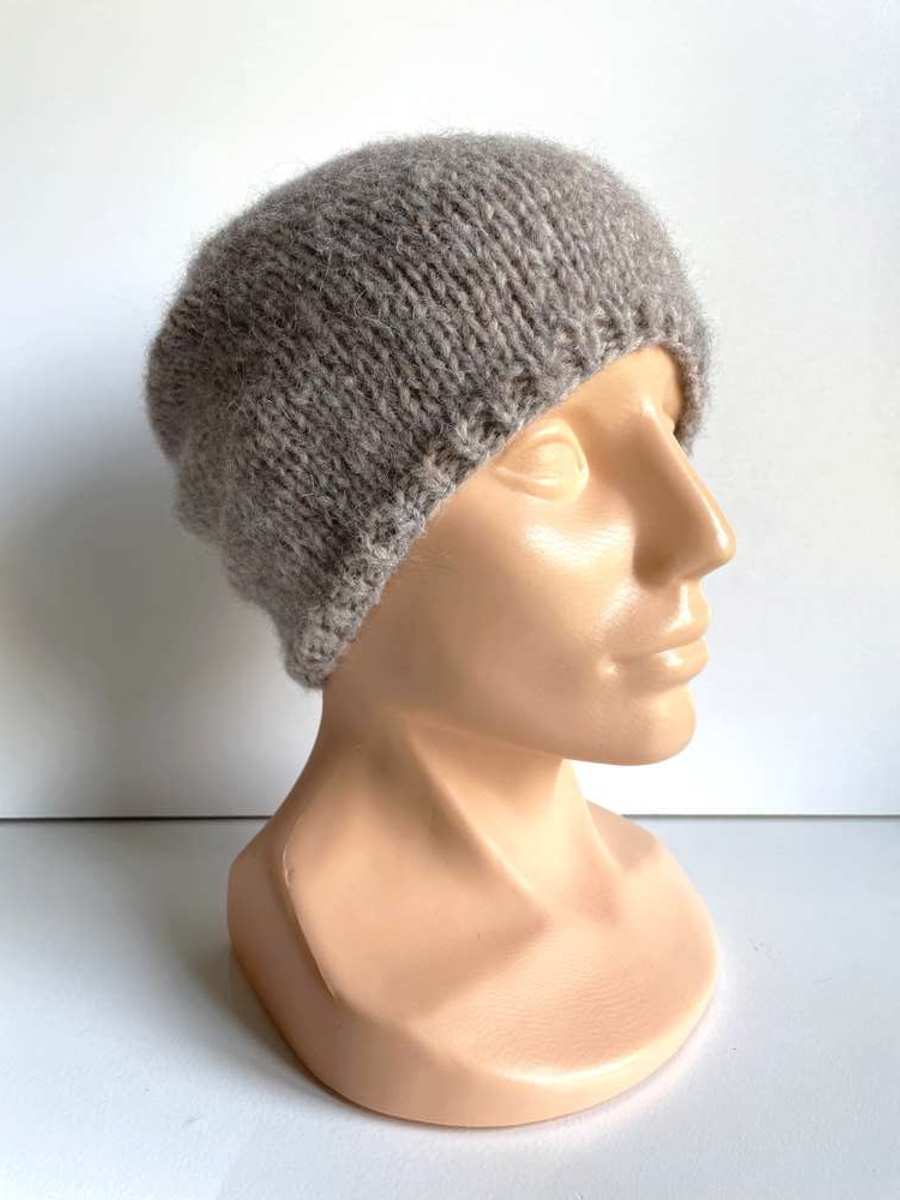Ciepła czapka ręcznie robiona CHMURKA Alpaka 26 Beżowa