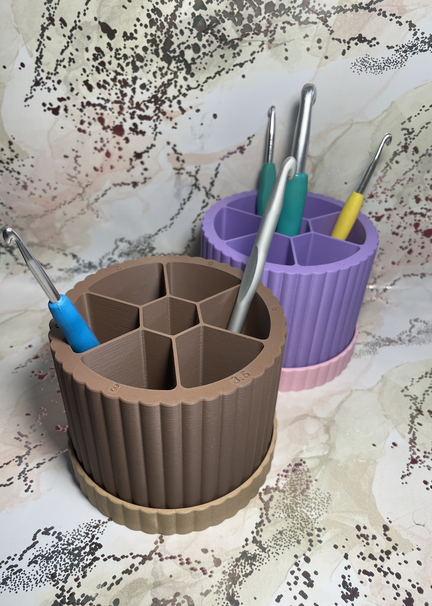 Spin & Sort Rotating Organizer for Crochet Hooks, Pens, BrushesChocolate Milk Coffee